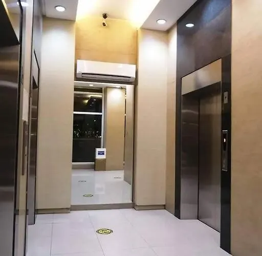 Citispace 1br Condotel At Ridgewood Towers Near Bgc Airport #rw08a Manila