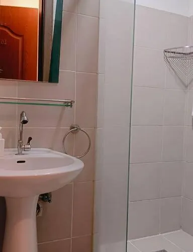 Citispace 1br Condotel At Ridgewood Towers Near Bgc Airport #rw08a