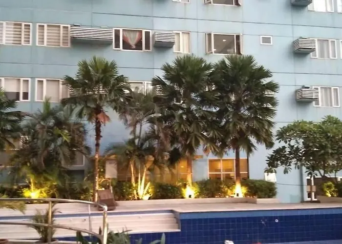 Citispace 1br Condotel At Ridgewood Towers Near Bgc Airport #rw08a *