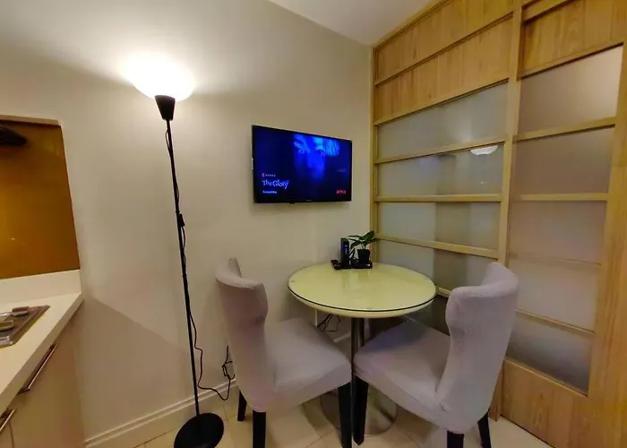 Citispace 1br Condotel At Ridgewood Towers Near Bgc Airport #rw08a Apartment *